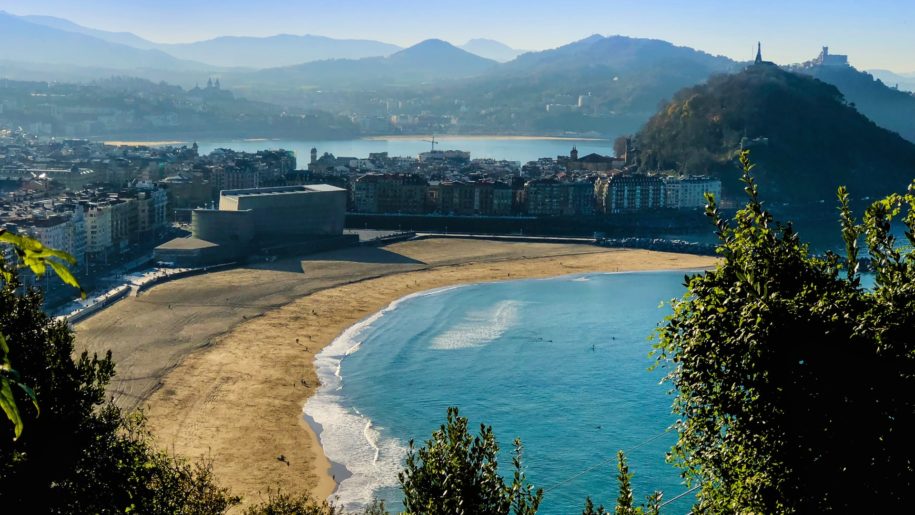 Playa de Zurriola from Ulia mountain